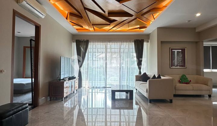 For Sale Beautiful Luxury House in Pondok Indah  
Tropical House  
Brand New  

Land Area: 407  
Building Area: 600  
5 Bedrooms  
4 Bathrooms  
Pool  
Living Room  
2-Car Garage  
3-Car Carport  

Price: 30m