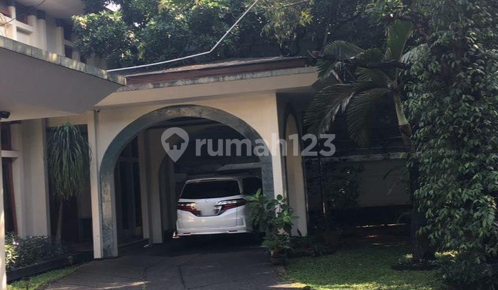 Dibawah NJOP Rumah Zona Komersial Pejaten Raya - Pasar Minggu, Jakarta Selatanrare Item Jaksel!Cocok untuk Kantor, Klinik, Sekolah, Guest House, atau Investasi Jangka Panjang Spesifikasi Properti: Status: Shgb Luas Tanah: 1.600 M² Luas Bangunan: ± 800 M² 