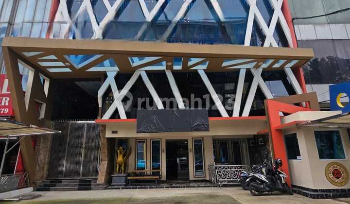 For Salegedung 7 Lantaidi Melawai Kebayoran Barushgbluas Lahan 408,48 M2luas Lantai Dasar 296,7 M2luas Seluruh Bangunan 1.780,2 M2* Listrik Tiap Lantai 23.000* Jumlah Toilet Lantai 1-6 Ada 4 Buah* Lantai 7 Toiletnya Ada 8* Ac Dilantai 7 Ada 10 Buah* Ac Ce