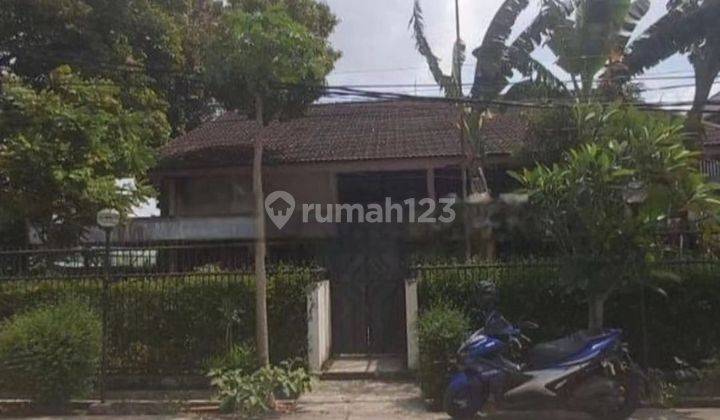 *turun Harga!!*
dijual Murah Rumah Tua Hitung Tanah, Posisi Hook
dekat Arteri Pondok Indah
kebayoran Lama, Jakarta Selatan 

luas Tanah : 942m² 
luas Bangunan: 500m
kamar Tidur: 6 + 2 (art)
kamar Mandi : 4 +2 (art)
garasi : 2 Carport : 3
listrik : 10.200  2