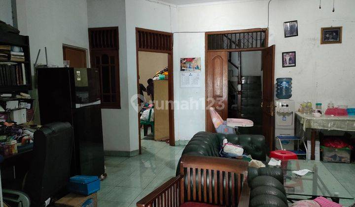 Turun Harga Di Jual Rumah Siap Huni Di Komplek Pu Pasar Jumat Pondok Pinang Keb Lama Jakarta Selatanluas Tanah : Sertifikat 165m2 , Fisik 178m2luas Bangunan : +/- 200m2panjang X Lebar : 10 X 17kamar Tidur Utama : 6kamar Mandi Utama : 4harga : 4,7m Nego Tu 1