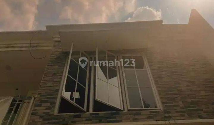 Di Jual Cepat Rumah Mewah Di Jalan Gelagah Cirendeu
sertifikat Hak Milik (shm)
luas Tanah 123 Meter
luas Bangunan 137 Meter
2 Lantai
4 Kamar Tidur
3 Kamar Mandi
carport 2 Mobil
lingkungan Tenang Dan Nyaman
10 Menit Ke Mrt Lebak Bulus
10 Menit Ke Tol Tb Si 2