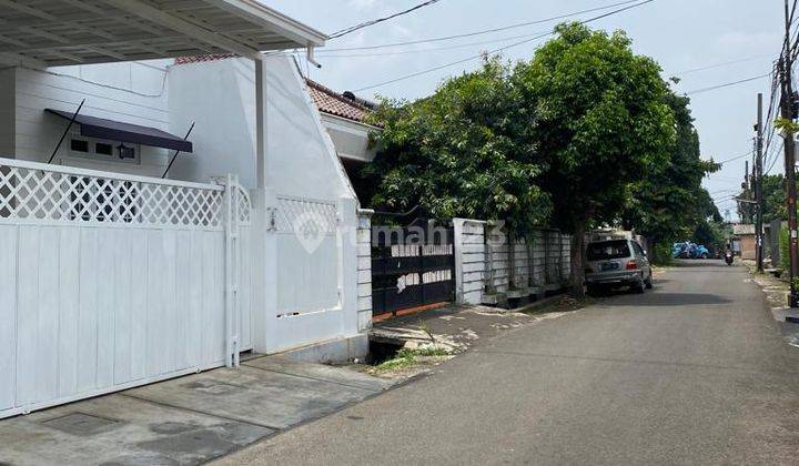 Dijual Rumah Cantik Modern Di Pondok Pinang Jakarta Selatanlt : 100m2lb : 135m2kt : 4+1km : 2+1lantai : 2carport : 2listrik : 5500 Wattsurat & Atas Nama : Shmair : Air Tanah (jet Pump)ac : 4fasilitas Lain : Kitchen Set, Stove,water Heaterhadap : Utaraharg 2