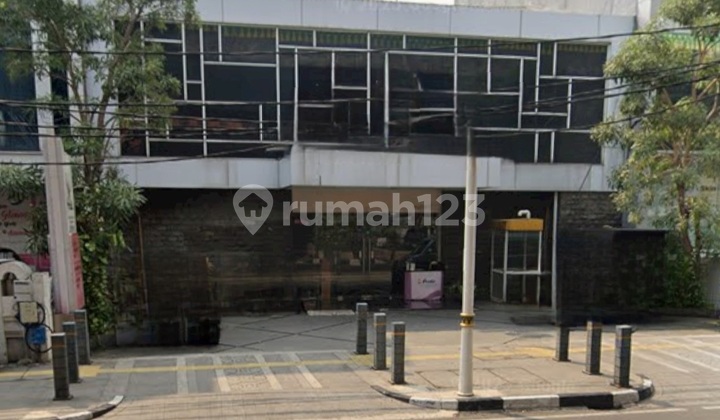 Di Jual Ruko di Jl.woltermonginsidi Kebayoran Baru,Jakarta Selatanshmluas Tanah 365 M²Luas Bangunan 410 M²15X24hadap Selatan 2 Lantai Toilet 4Harga 37 M
