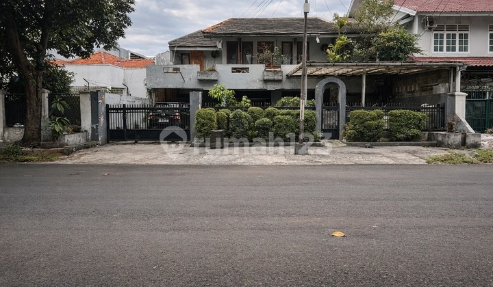 Dijual Murah! Rumah Strategis Jalan Melawai Dekat Panglima Polim - Blok M, Jakarta Selatankesempatan Langka Memiliki Rumah di Kawasan Paling Hidup Jakarta Selatan. Lokasi Super Strategis, Cocok untuk Hunian, Kantor, Klinik, Maupun Investasi.spesifikasi:lu