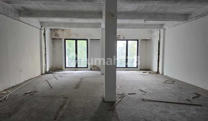 For Rent Ruko Siap Pakai Di Melawai Raya Kebayoran Baru Jakarta Selatan.shgbluas Tanah 190m² (± 7 X 15 )m²luas Bangunan ±400m²4 Lantai + Basementlistrik 6.600 Wattpamkondisi Apa Adanyaharga Sewa Rp. 900.000.000/thn Excl Ppnminimal Sewa 2 Thn