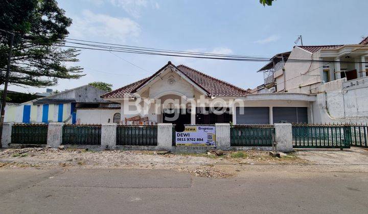 Rumah di premium area cocok untuk usaha parkir luas di jalur jl Raya besar 1