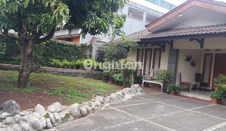 Rumah Klasik ber mezanine dan Paviliun  cantik dan asri,Taman luas 2