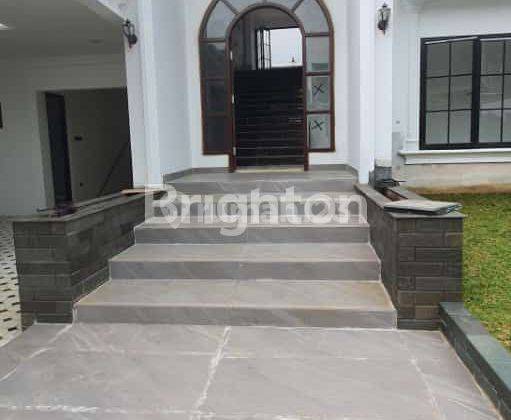 Rumah Mewah 2 lt +kolam renang di area elit Sentul City 2