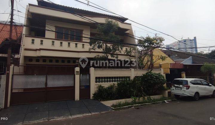 Dijual Rumah 2 Lantai Bagus di kebon jeruk 1