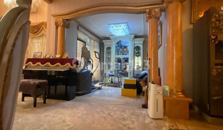 Luxury House In Eramas 2000 East Jakarta