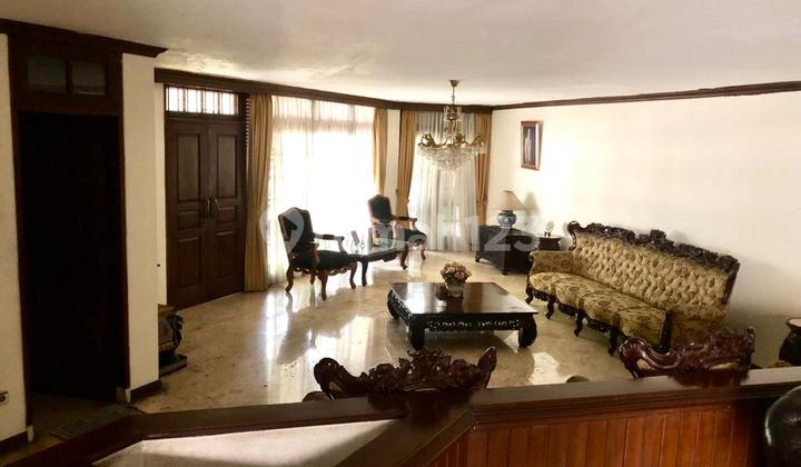 Rumah Cantik di Barito Kebayoran Baru