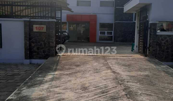 Gedung Perkantoran di Tanjung Barat