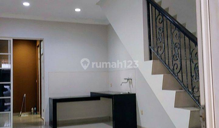 Di Sewakan Greenlake City Rumah Elite West Uerope Semi Furnished 2