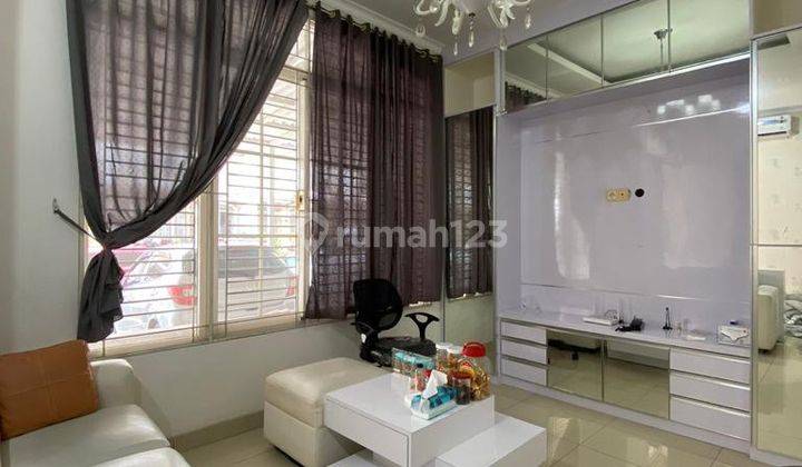 Rumah 2 Lantai SHM di Green Lake City, Jakarta Barat 2