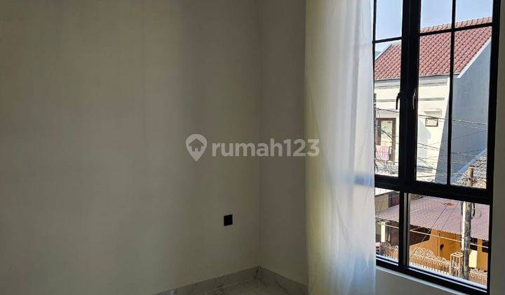 Rumah 2 Lantai Bagus SHM di Kelapa Gading, Jakarta Utara 1