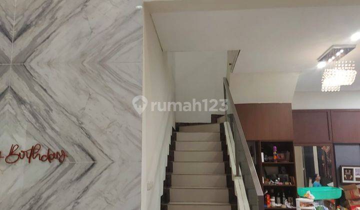 Rumah 3 Lantai Bagus SHM di Pluit Karang Ayu, Jakarta Utara 1