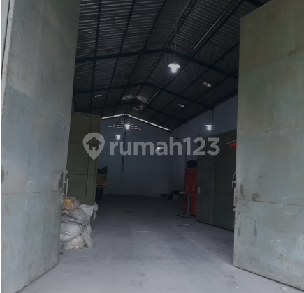 Gudang Kapuk Kamal Luas 676M2 Akses Parkir Luas