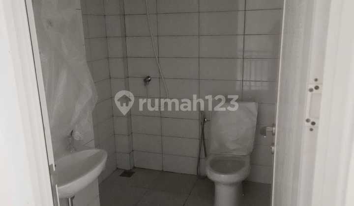 Ruko Amsterdam Ebony Siap Pakai Pantai Indah Kapuk 4.5x18 2