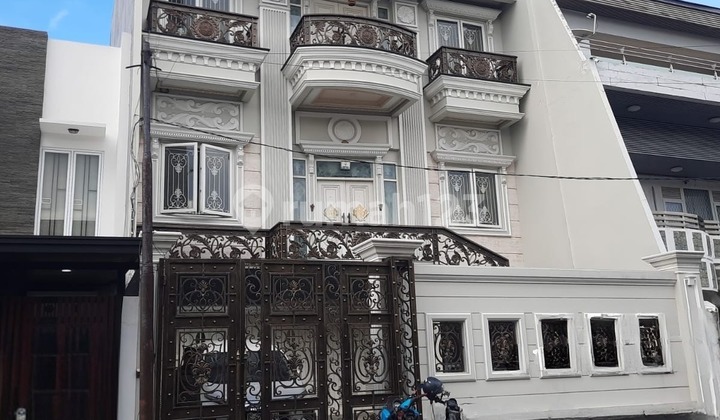 Luxury House Taman Palem Fully Furnished West Jakarta 10X20