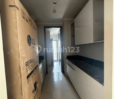 Apartemen 3 BR Taman Anggrek Siap Huni Luas 135m 2