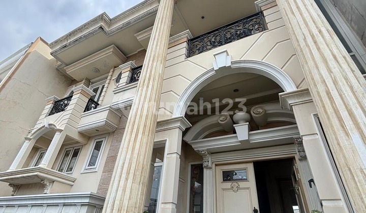 Rumah Mewah Furnish SHM Green Garden 300M Jakarta Barat