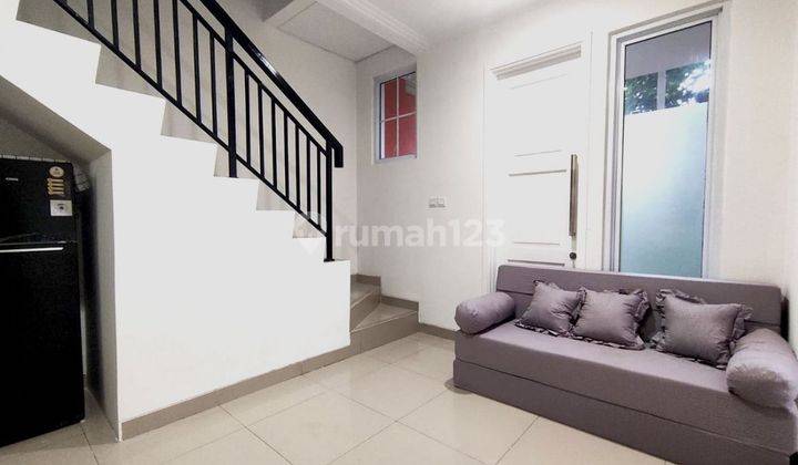 Rumah Omaha Village 3 Lantai Minimalis Furnish 8x7.5 1