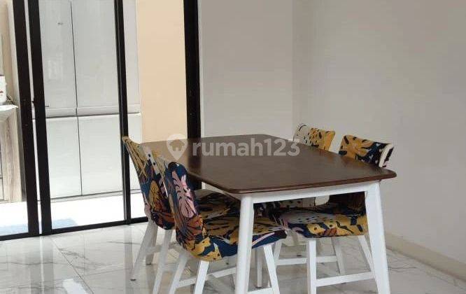 Rumah 2.5 Lantai Semi Furnished di Cakung, Jakarta Timur 1