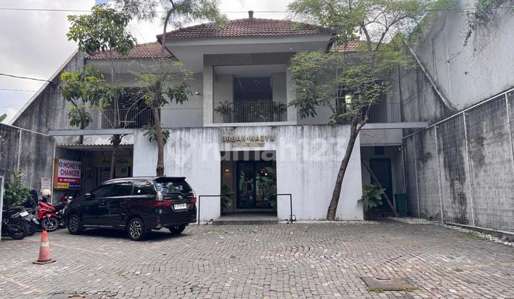 For Rent Strategic Ex-Restaurant Ruko in Dharmahusada, Surabaya City, Ben 08 2