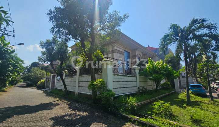 For Sale Rumah Hook Cantik Klasik Modern di Araya Surabaya Kota Ema 139