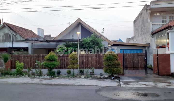 FOR SALE RARE HOUSE IN THE CENTER OF PUCANG SURABAYA LA 393 1