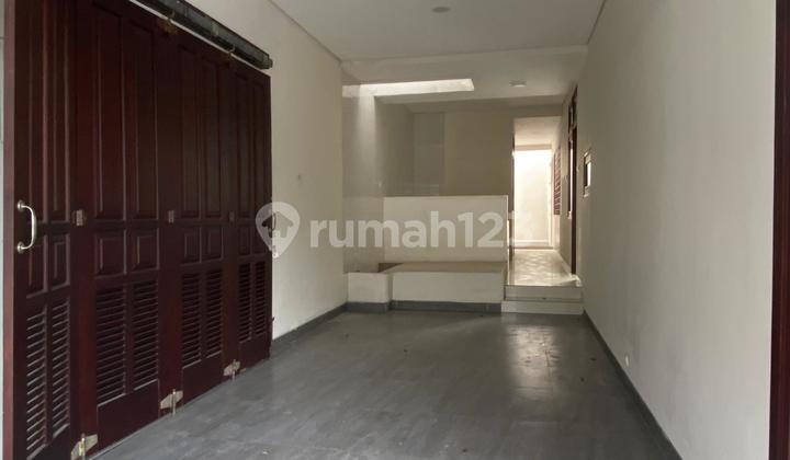 For Sale Beautiful House Hook Front Position Flood-Free in Graha Family Fd 243 2