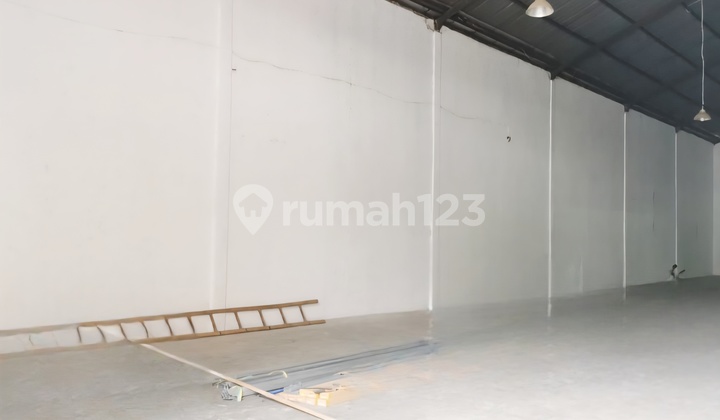 Attached Warehouse 2 Dadap, Near Kosambi, Affordable, 1000 M2, Neat, Ready to Use, 40 Feet Container Access Attached Warehouse 2 Dadap, Near Kosambi, Affordable, 1000 M2, Neat, Ready to Use, 40 Feet Container Access