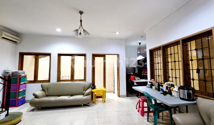 Rumah Puri Indah, Dekat Permata Buana, 9x20, Hadap Utara, 3 Lantai, Siap Huni 2