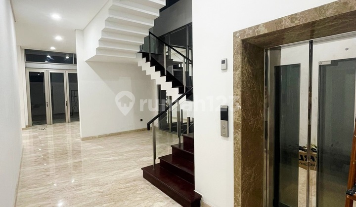 Rumah Mewah Golf Island Pik, Chopin Signature, Mewah, 343 M2, Lift 3 Lantai, View Golf & Laut