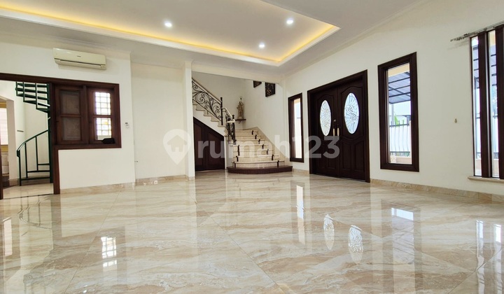Puri Indah House, Hook, Luxurious, Affordable, 274 M2, Spacious, Nice, Facing Northeast Puri Indah House, Hook, Luxurious, Affordable, 274 M2, Spacious, Nice, Facing Northeast