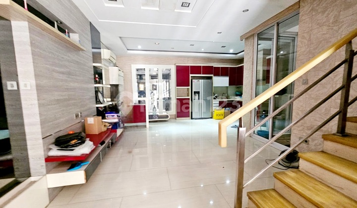 Rumah City Resort, Dekat Tol, Pik, Golf Lake, Taman Palem, 6x15, Cantik Rapi Full Bangunan, Hadap Timur