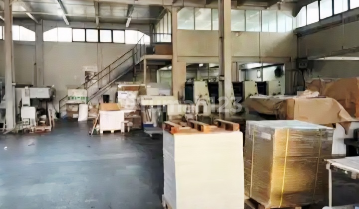 Gudang Muara Karang Pluit, Murah Hitung Tanah Aja, 1000 M2 Bonus Bangunan, Office, Lift, Container 40 Ft, Dekat Tol