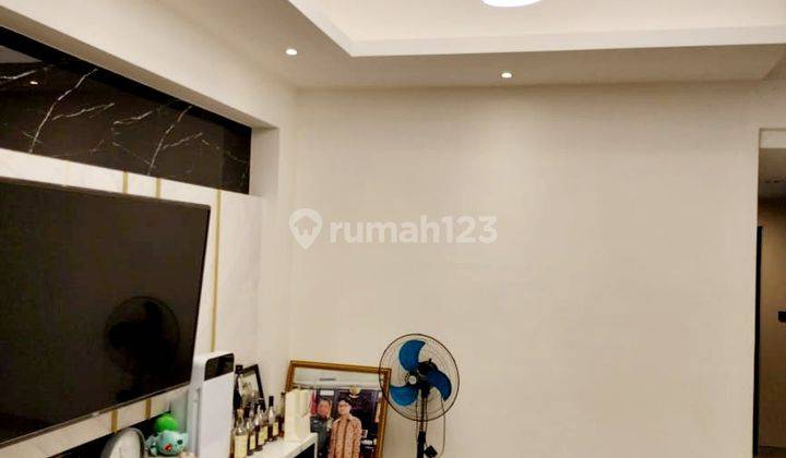 Rumah Grisenda Pik, 3 Lantai, Full Renov, Bagus, Hadap Timur 2