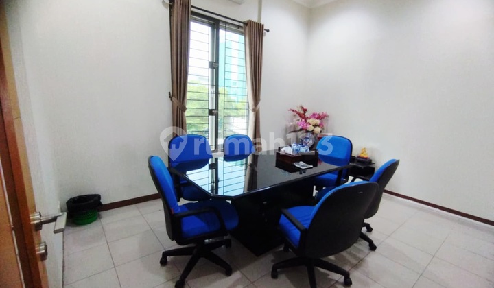 Ruko Daan Mogot, Murah, 5 Lantai, Rapi, Hadap Selatan, Dekat Tol, Siap Pakai