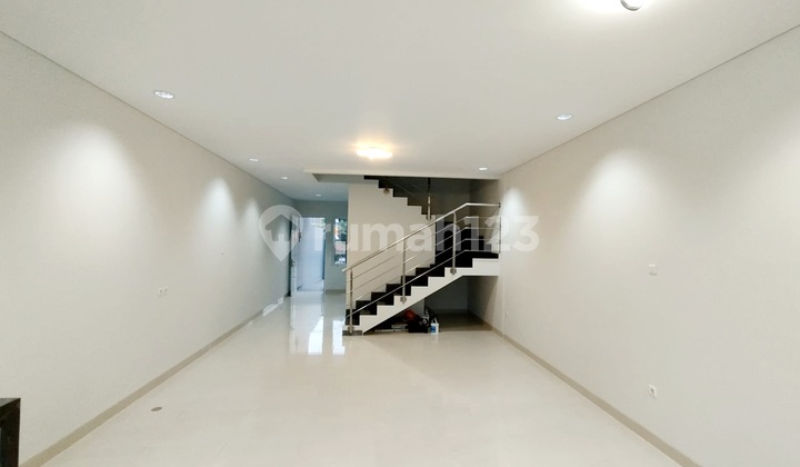 North Meruya House, Brand New, Near Puri Indah, Puri Botanical, Pesanggrahan, 5x25, 2 Floors, Northeast Facing North Meruya House, Brand New, Near Puri Indah, Puri Botanical, Pesanggrahan, 5x25, 2 Floors, Northeast Facing