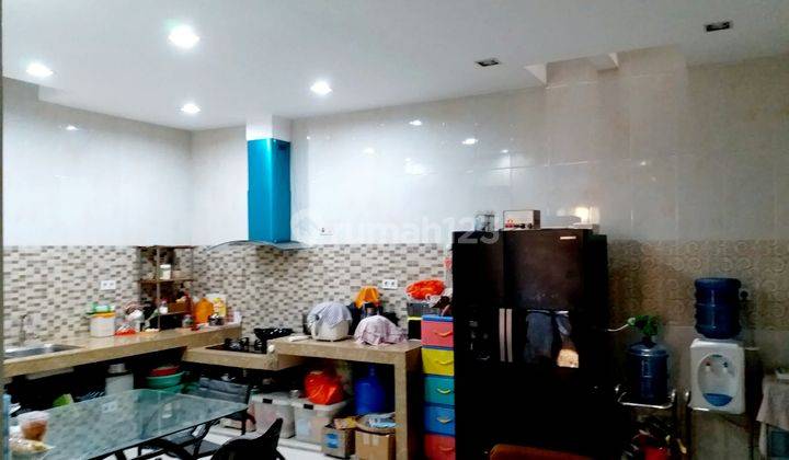 Rumah Taman Palem Lestari 3 Lantai, Minimalis, Cakep Furnish, Bebas Banjir 2