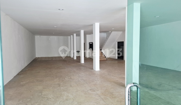 Coupled Shophouse in Meruya Kebon Jeruk, Near Puri Kencana, Affordable, 420 M2, Good and Busy Location, Suitable for Showroom, Clinic, Salon, Billiard