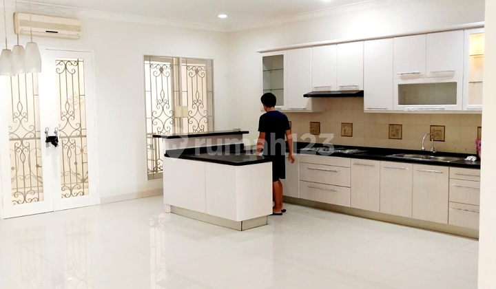 Rumah Walet Elok Pik, Murah, 7x25, Rapi, 3 Lantai, Dekat Bbs, Sis, Long Beach