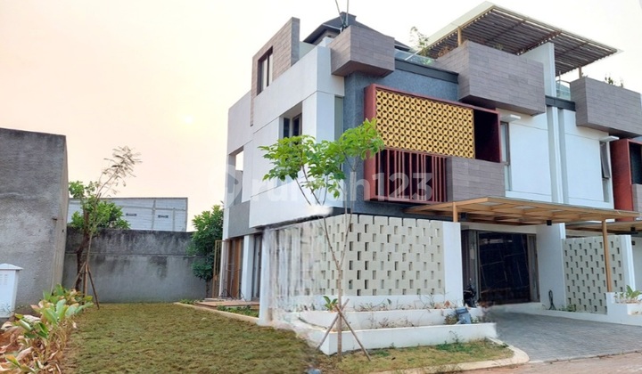 Puri House 11 Hook, Metland Puri, Near Puri Indah, Hook, 149 M2, Extra Side Garden, East-South Facing