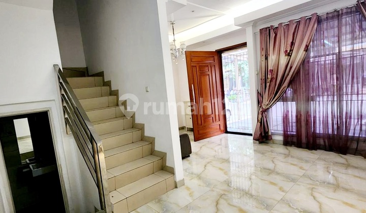 Rumah Green Lake, Australia, 6x15, 4 Lantai, Minimalis Modern.