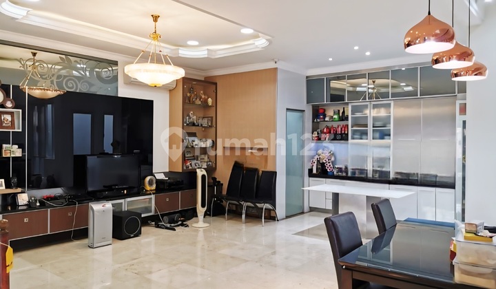 Permata Buana House, 8x18, Fully Renovated, Move-In Ready Permata Buana House, 8x18, Fully Renovated, Move-In Ready