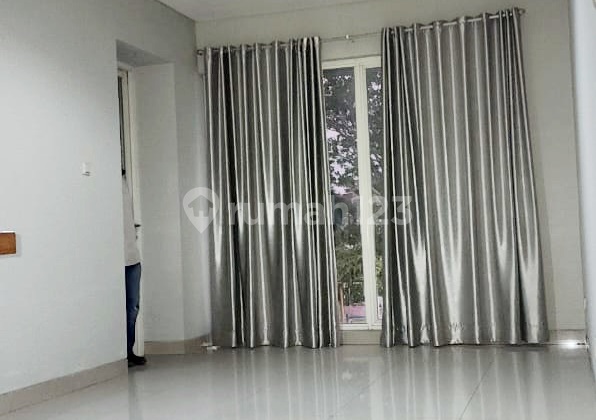 Rumah Grisenda Pik, 144 M2, Hadap Selatan, Ada Taman Belakang Rumah Grisenda Pik, 144 M2, Hadap Selatan, Ada Taman Belakang