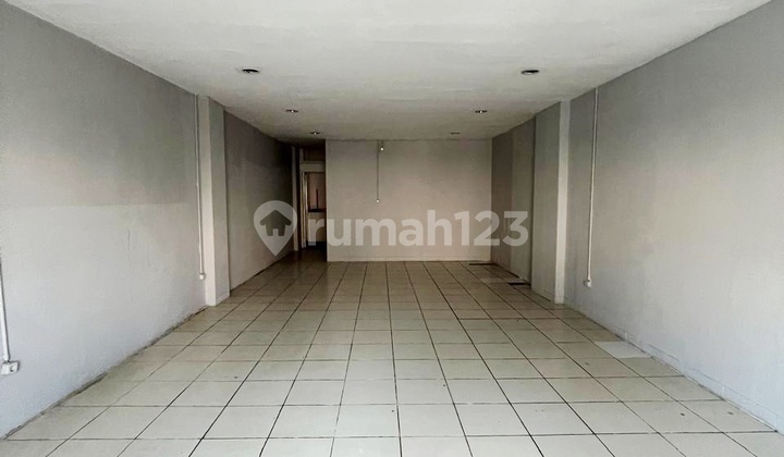 Puri Indah Shop House, Affordable, Prime Location, Near Highway, Mall, Schools, Suitable for Banks, Clinics, Offices, Showrooms. 2