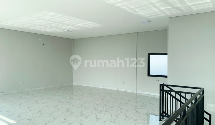 Gudang Elang Mas, Dekat Aeropolis, Bandara Soeta, 9x33, Murah, 3 Lantai, Ada Office, Bagus, Siap Pakai Gudang Elang Mas, Dekat Aeropolis, Bandara Soeta, 9x33, Murah, 3 Lantai, Ada Office, Bagus, Siap Pakai